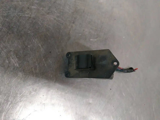 Interruptor delantero derecho 2541141800 | Nissan Micra K11 