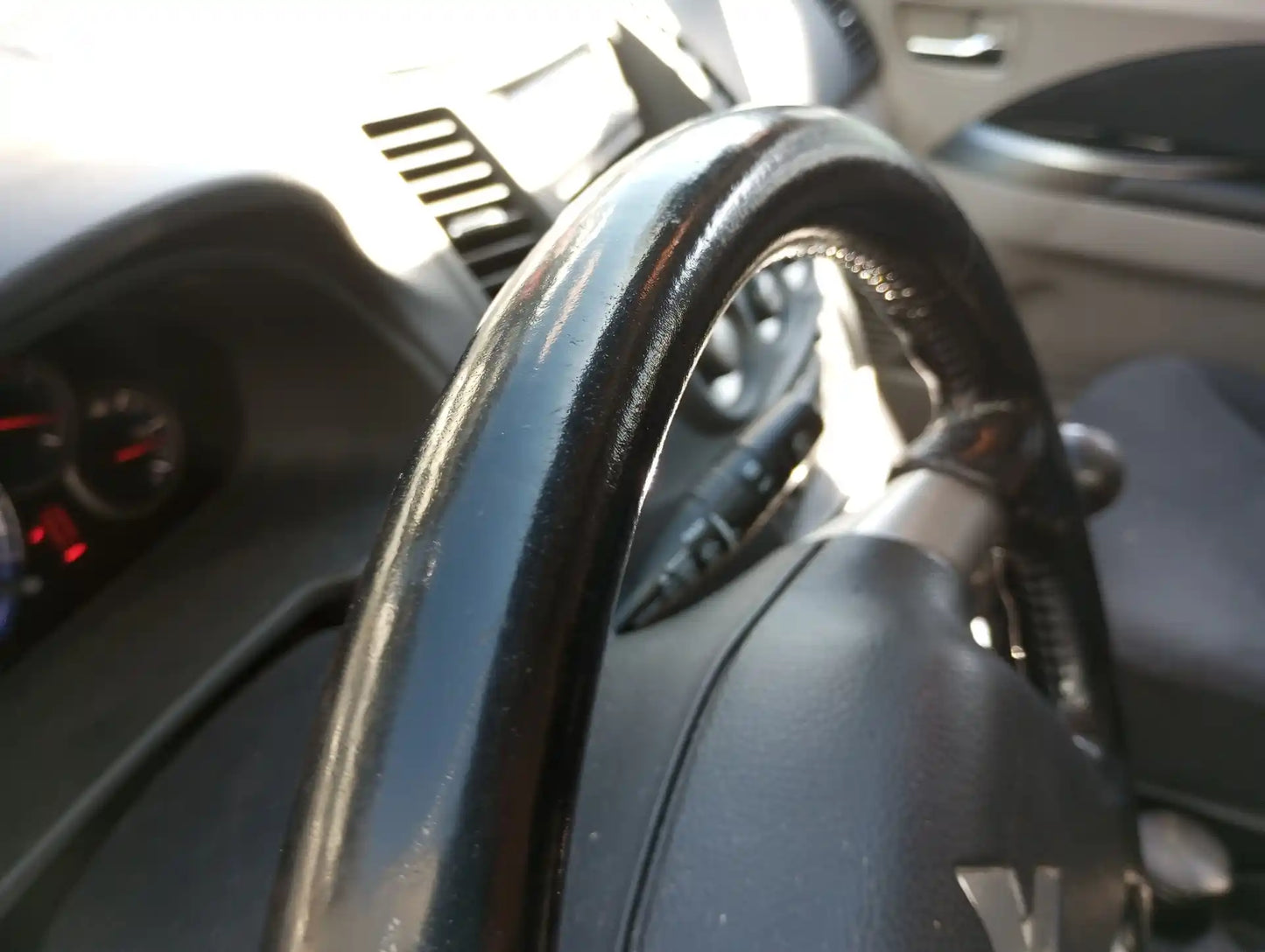 Steering wheel | Mitsubishi Grandis 